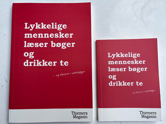 Notesbog (lille). Lykkelige mennesker læser bøger og drikker te.